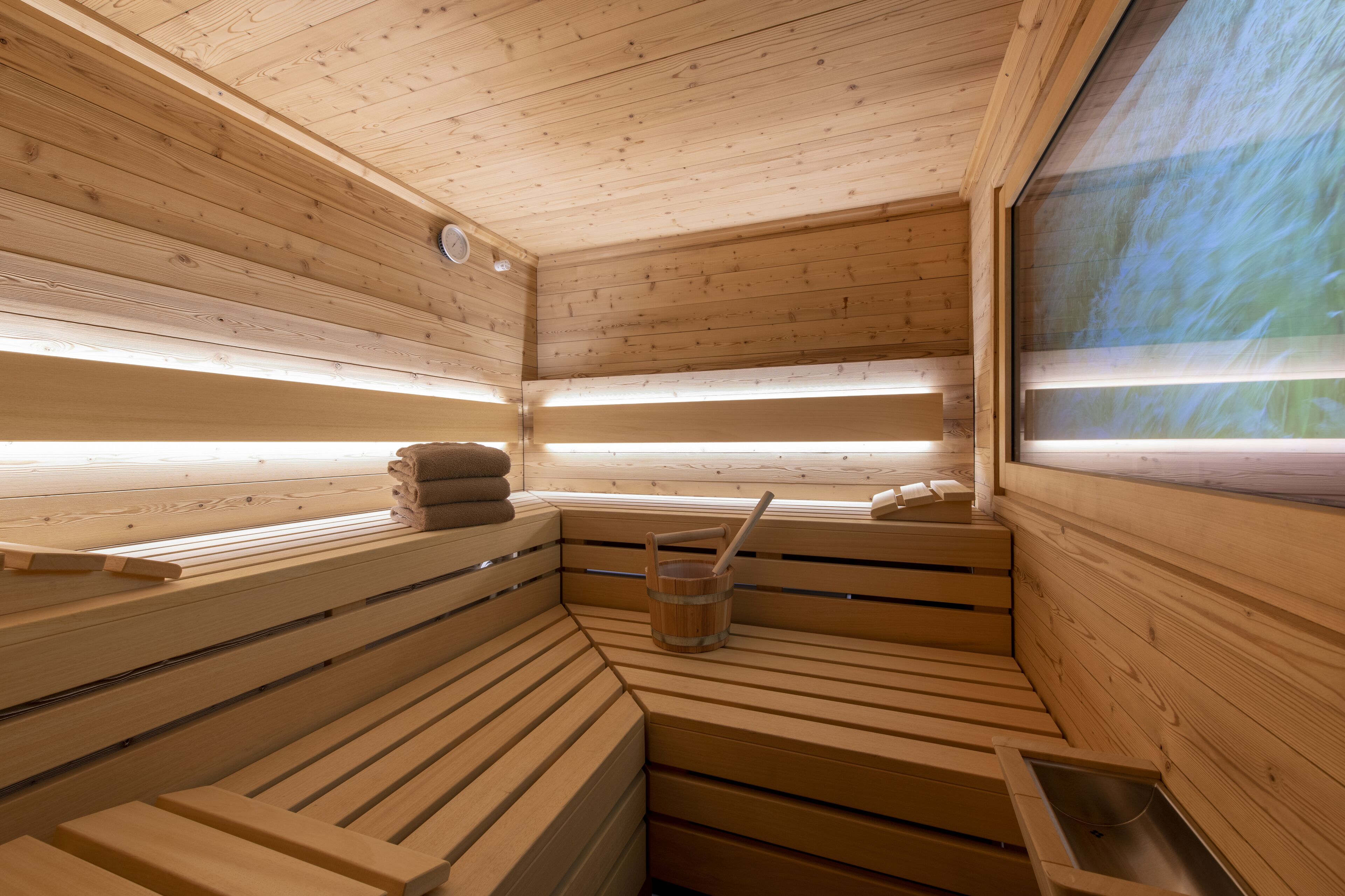 sauna, steam room