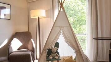 Premium bedding, minibar, in-room safe, desk