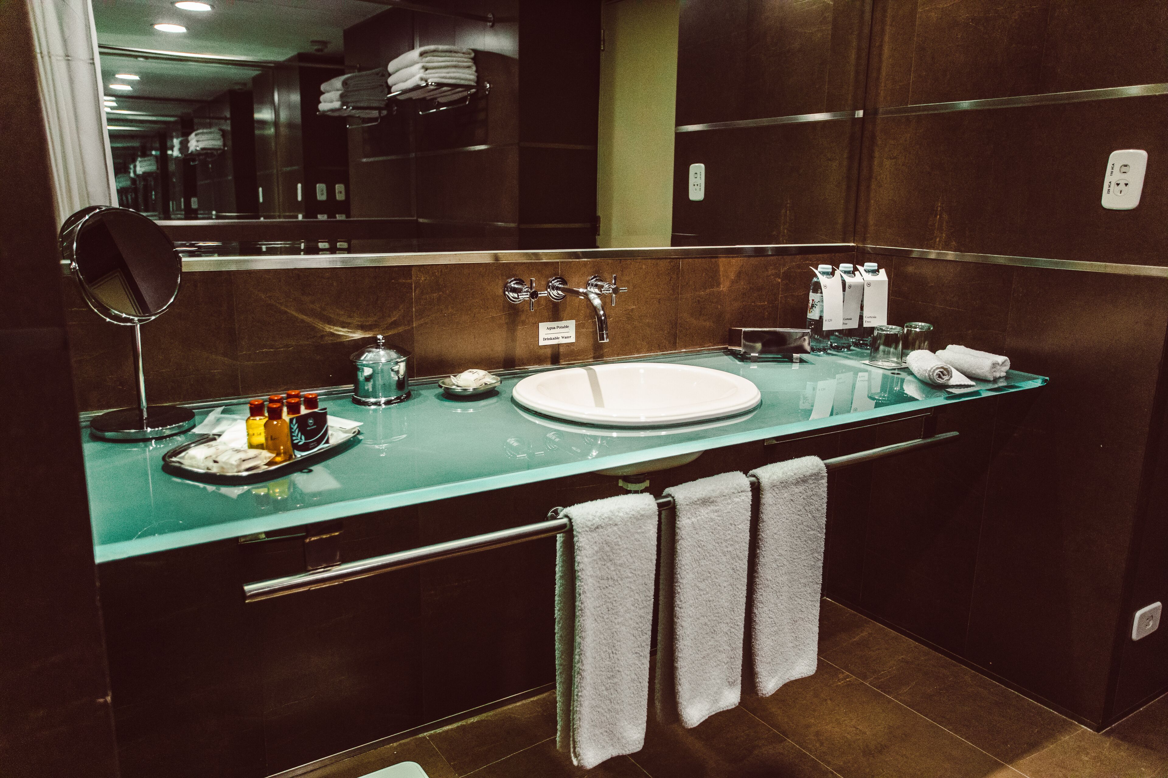 presidential suite, 1 king bed, city view | bathroom | combined shower/bathtub, hair dryer, bathrobes, slippers
