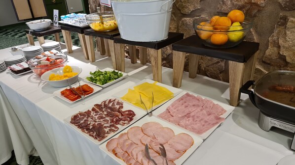 Daily buffet breakfast for a fee