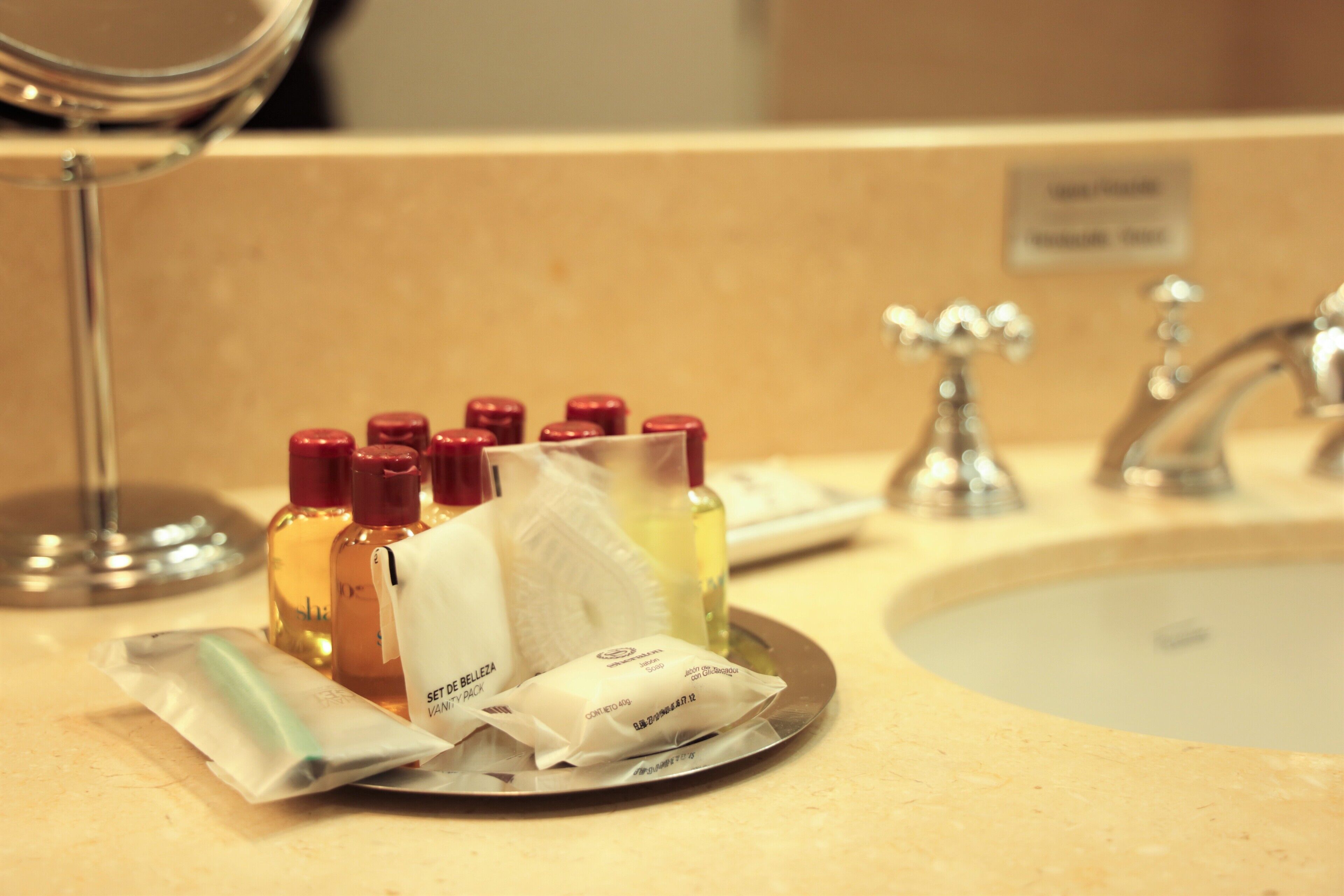 combined shower/bathtub, hair dryer, bathrobes, slippers