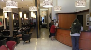 Lobby - Hotel Uthgra de las Luces (Buenos Aires)