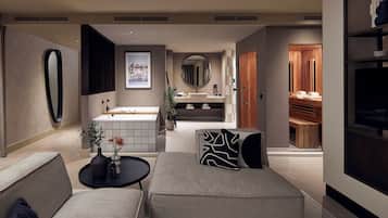 Suite (Ibiza) | Living area | Flat-screen TV