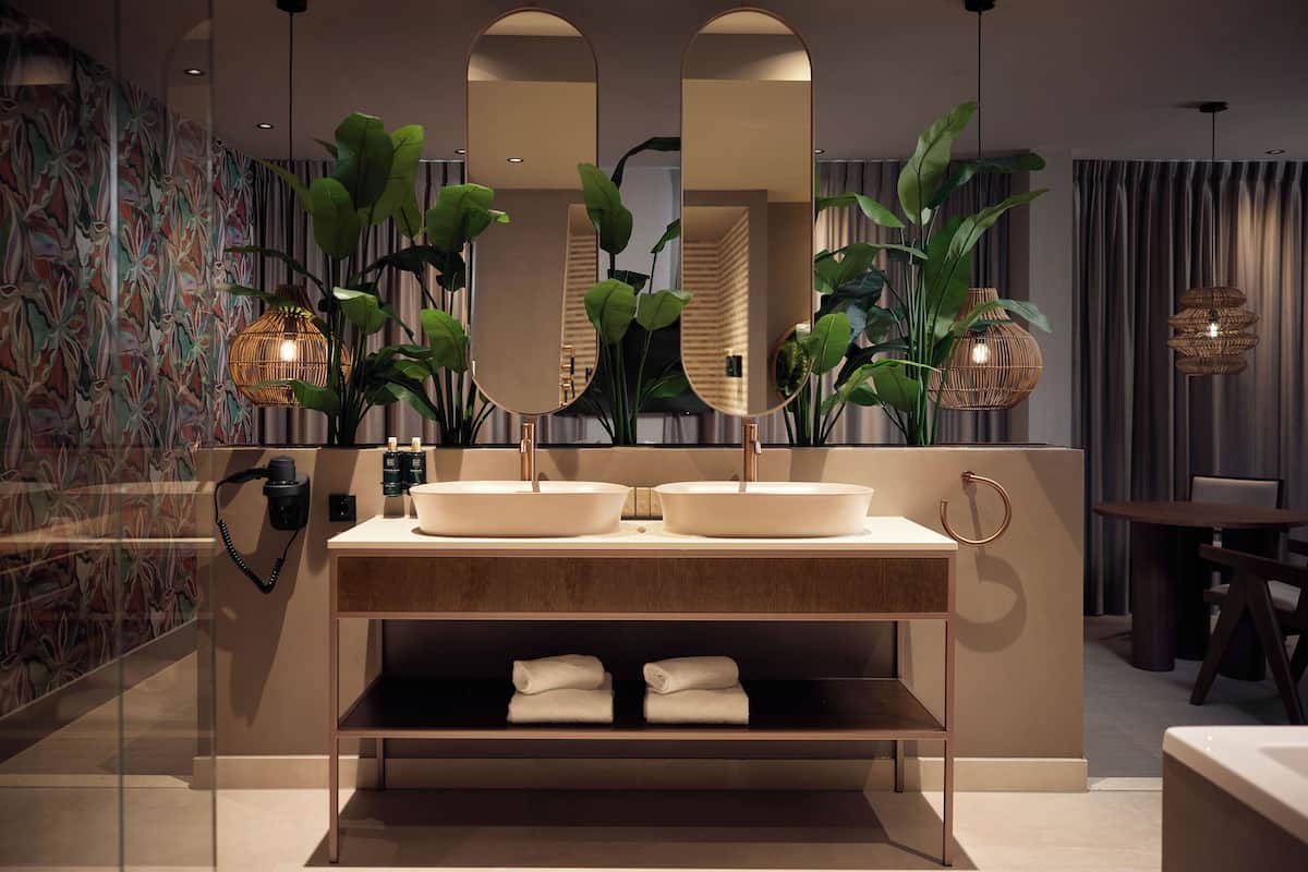 suite (tulum) | bathroom | free toiletries, hair dryer, towels