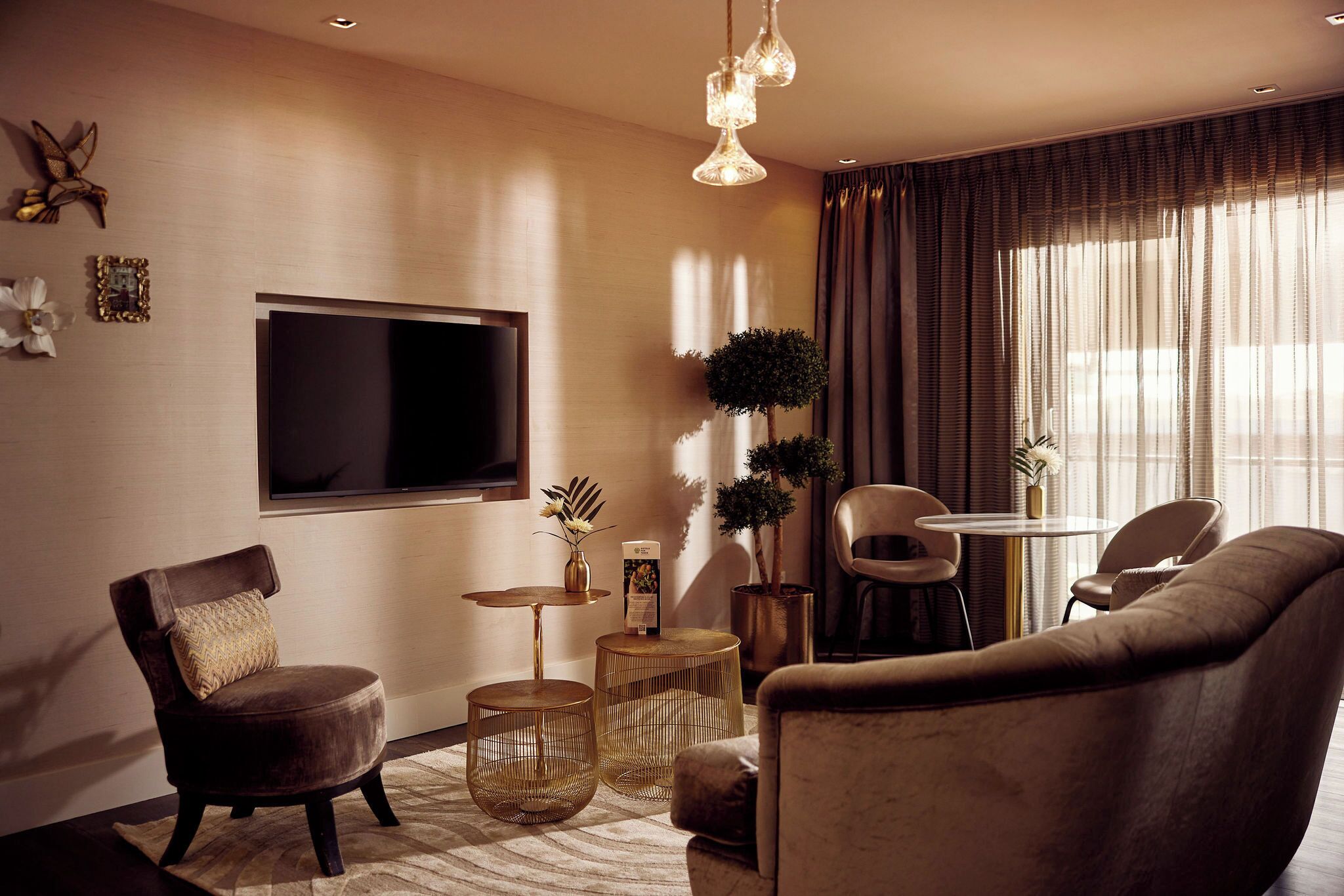suite (monte carlo) | in-room safe, desk, soundproofing, iron/ironing board