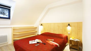 3 dormitorios, tabla de planchar con plancha, cunas (de pago) y wifi