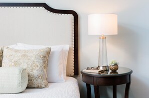 Standard Room, 1 Queen Bed, Courtyard Area - Elliott House Inn (Charleston)
