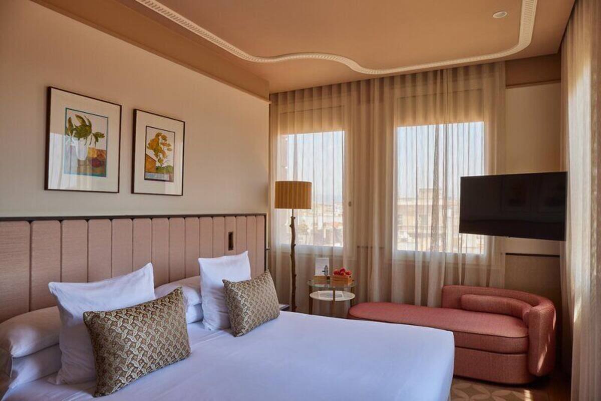Deluxe corner view room | Premium-sengetøj, minibar, pengeskab på værelset, mørklægningsgardiner