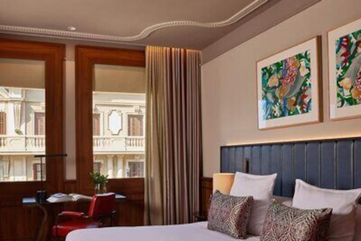 Grand Suite | Literie de qualité, minibar, coffre-fort pour ordinateur portable