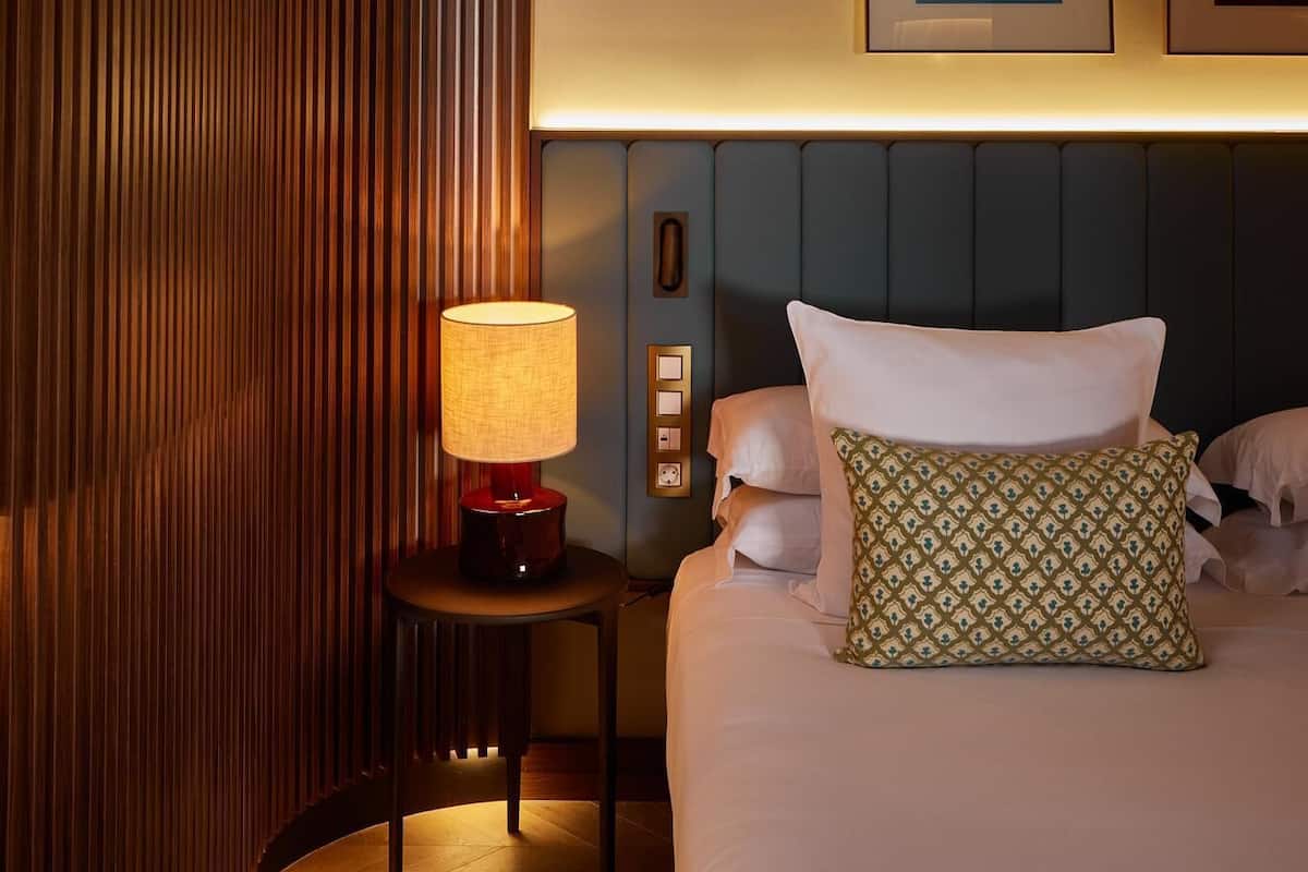 Suite | Sengetøy av topp kvalitet, minibar, safe på rommet og blendingsgardiner