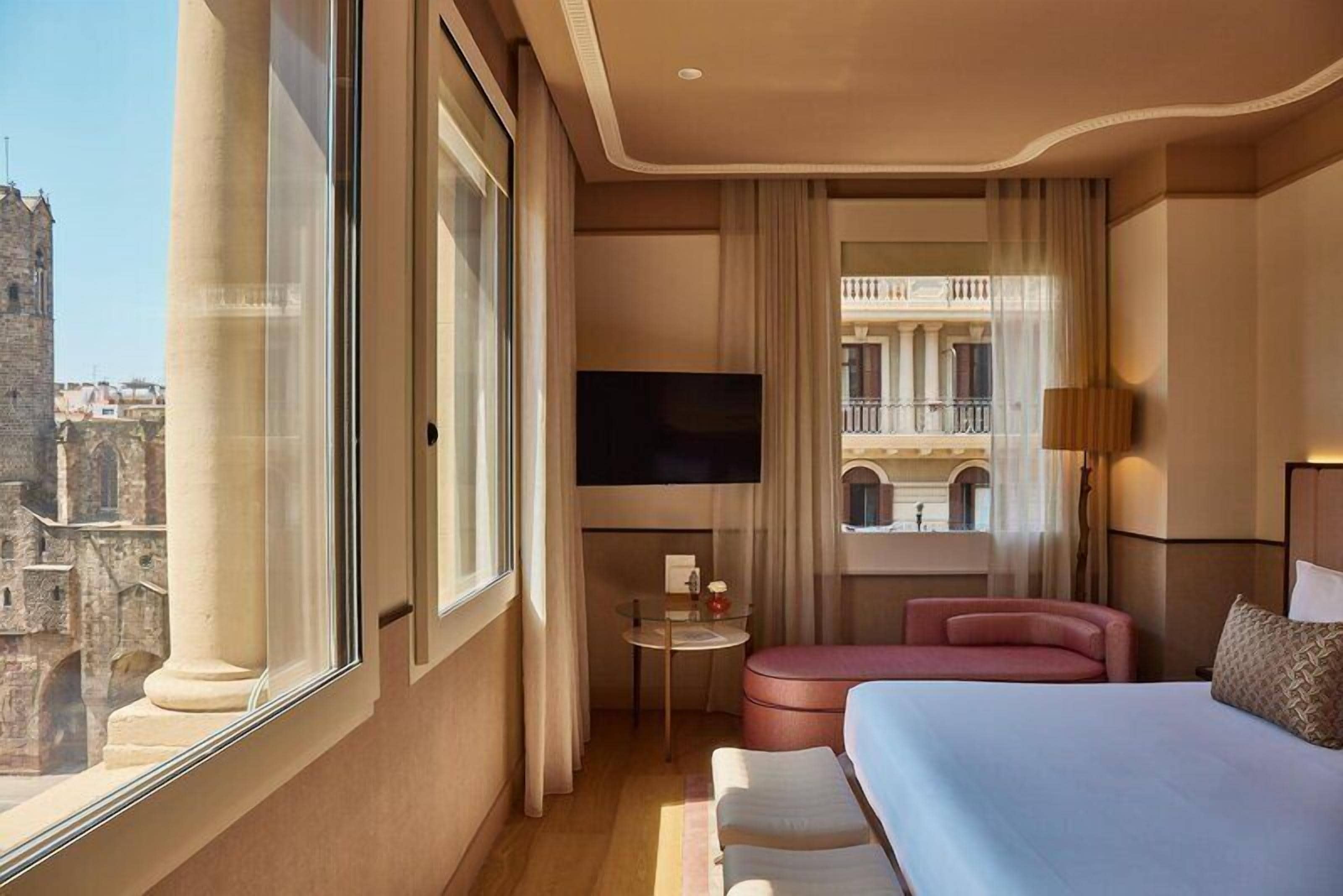 Deluxe corner view room | Hochwertige Bettwaren, Minibar, Zimmersafe, Verdunkelungsvorhänge