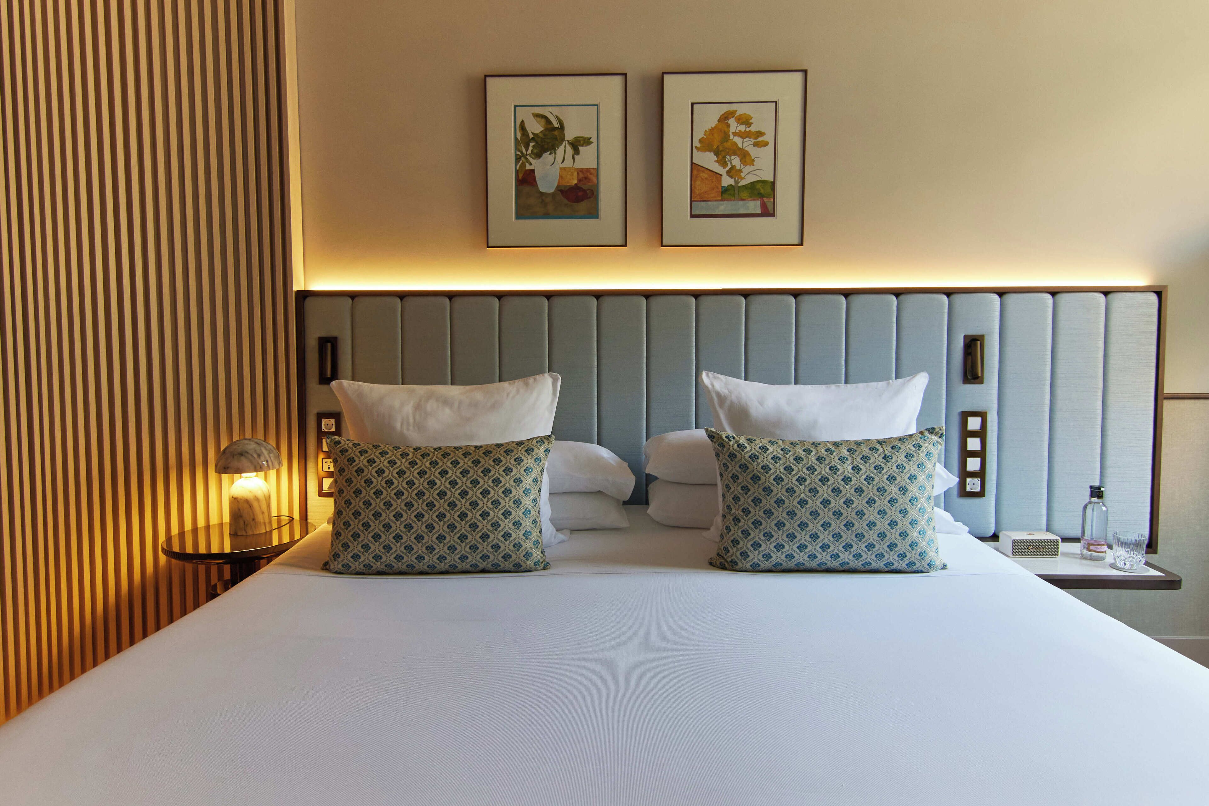 superior room, 1 double bed | 1 bedroom, premium bedding, minibar, in-room safe