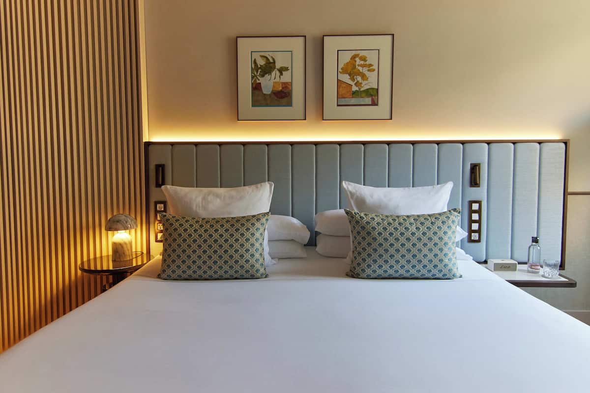 Superior Room, 1 Double Bed | Premium bedding, minibar, in-room safe, blackout curtains