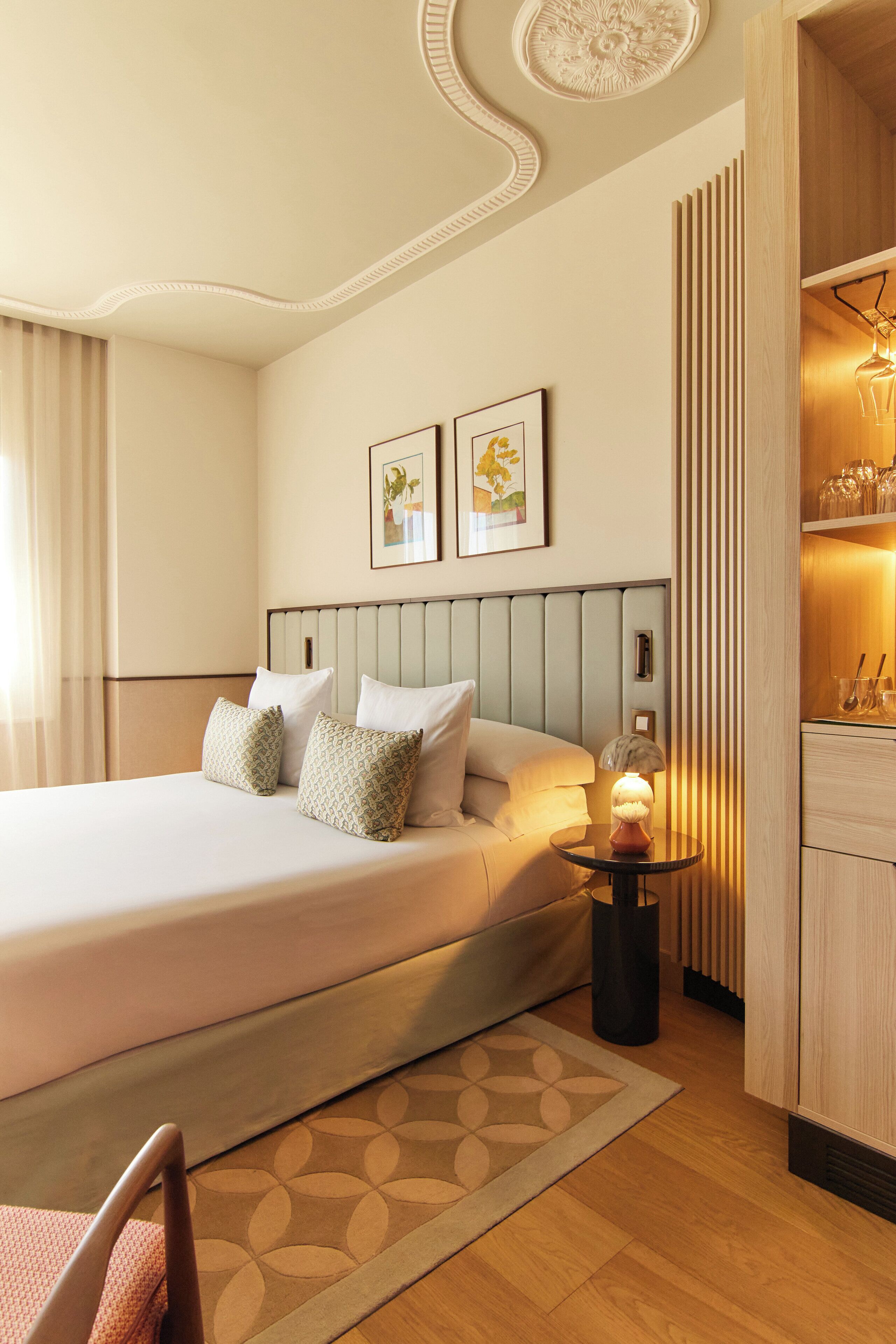 Classic Room, 1 Queen Bed | Premium bedding, minibar, in-room safe, blackout drapes