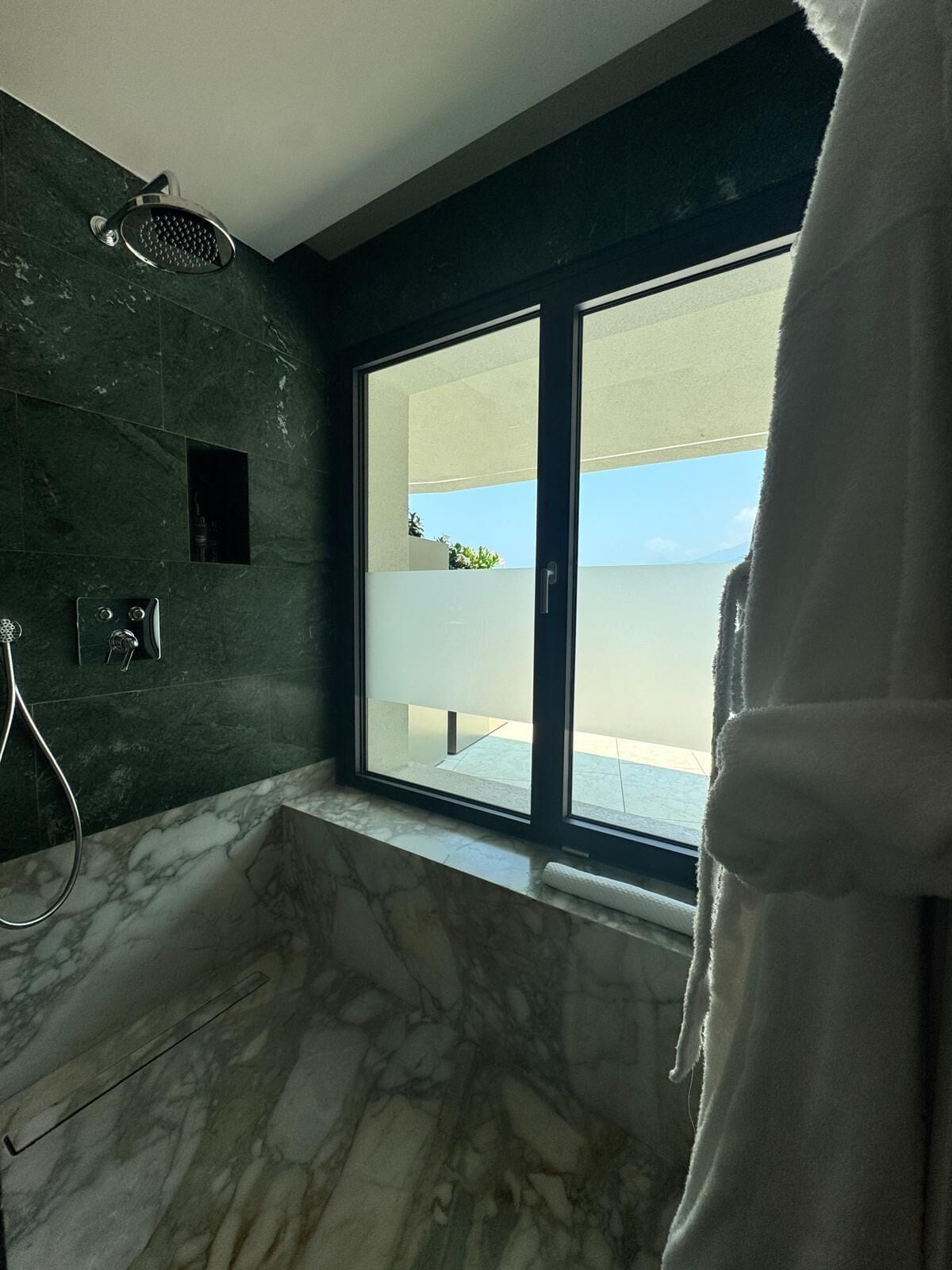 1 bedroom, down duvets, iron/ironing board, free wifi