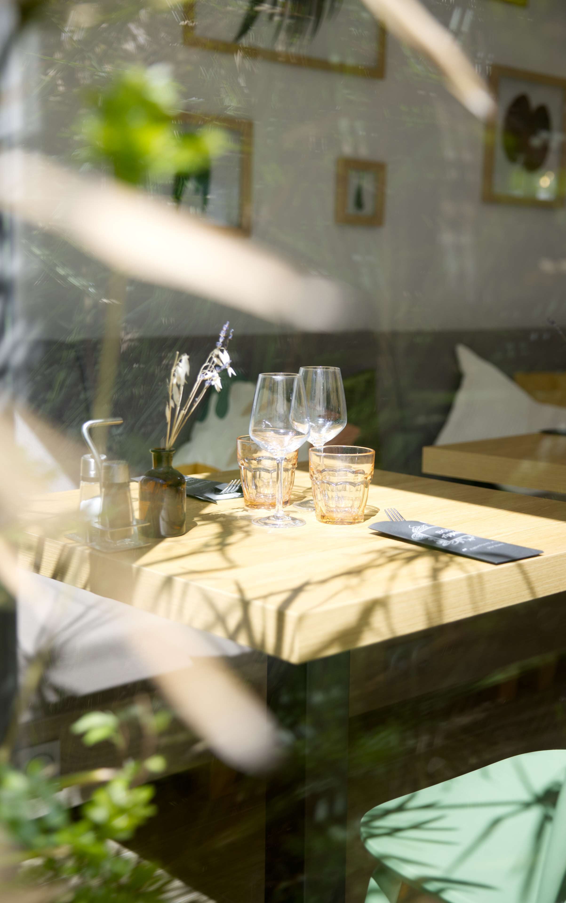 breakfast and dinner served, french cuisine