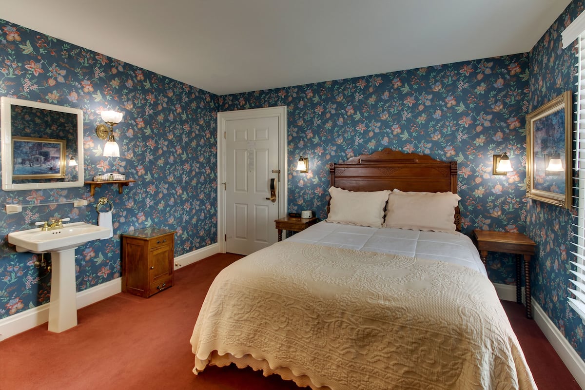 Panoramic Room, River View 303 | 1 bedroom, premium bedding, iron/ironing board, free WiFi