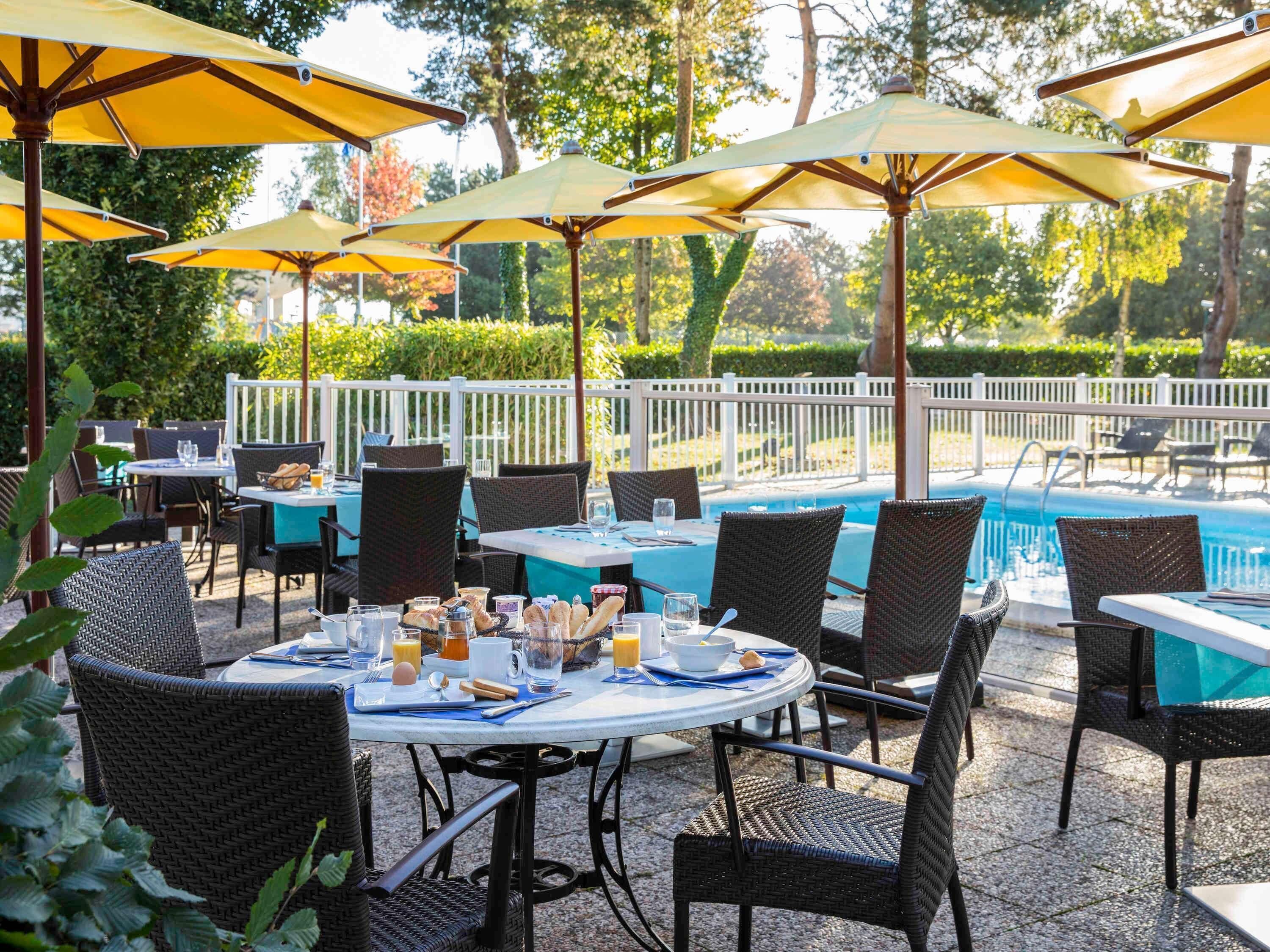 Petit déjeuner, déjeuner et dîner servis sur place