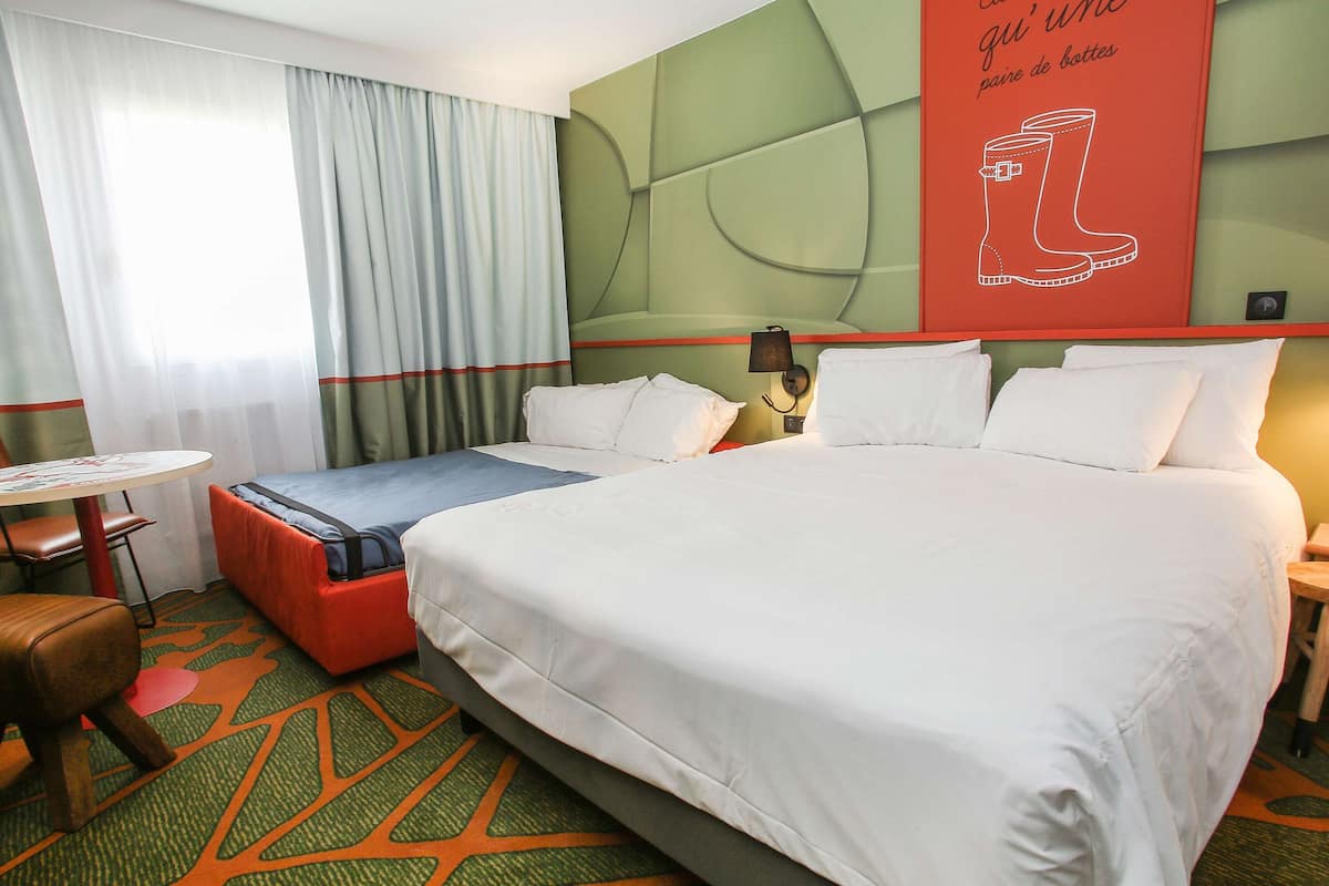 Premium bedding, Select Comfort beds, desk, laptop workspace