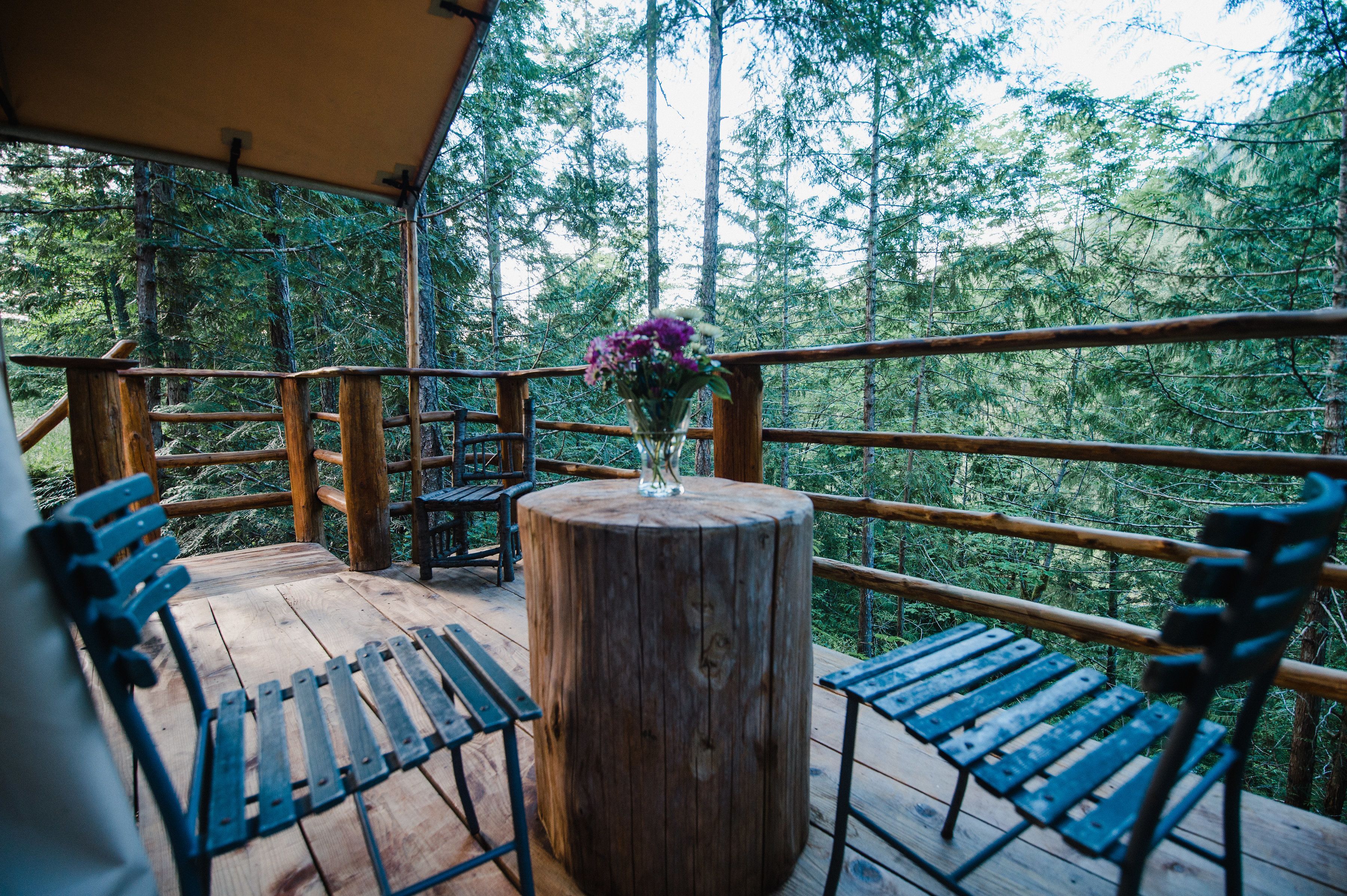 スーペリア テント クイーンベッド 1 台 バルコニー | バルコニー