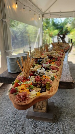 供应晚餐，意大利菜