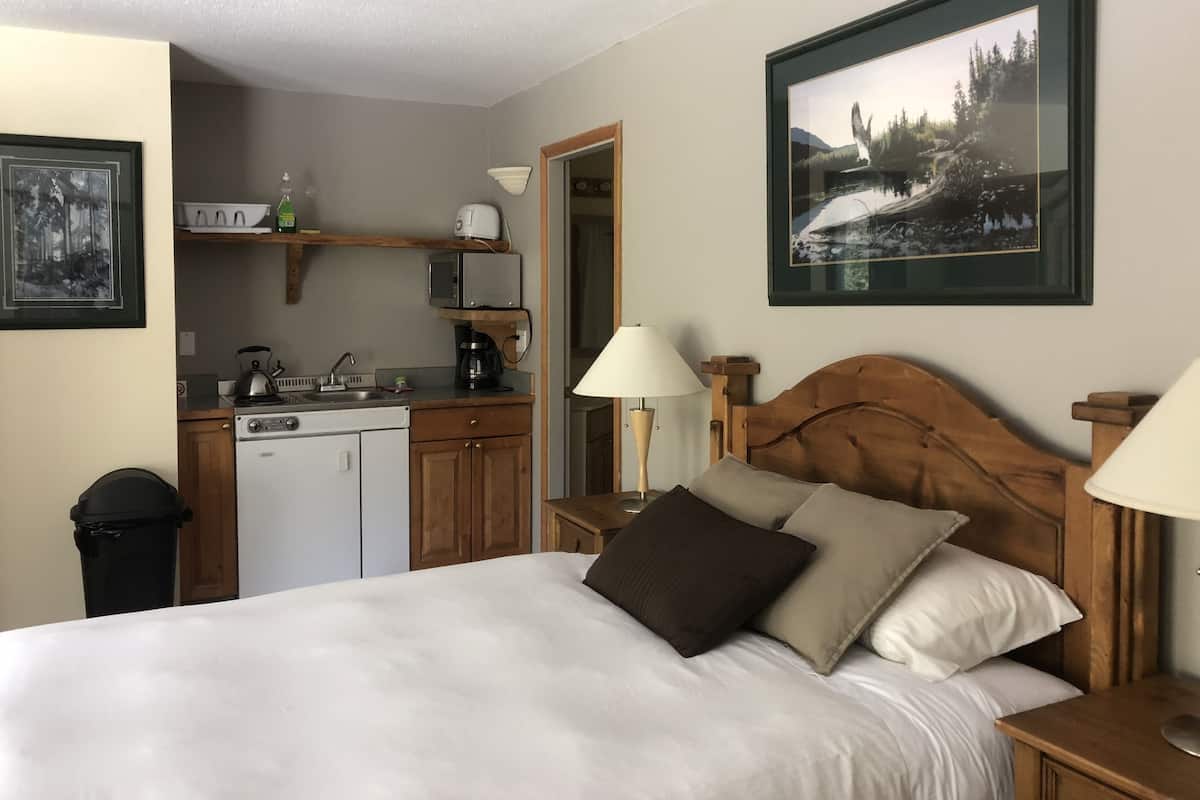 Family Cottage, 1 Bedroom, Kitchenette | Peralatan tempat tidur premium, cadar katil