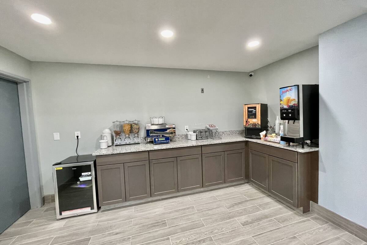 free daily continental breakfast