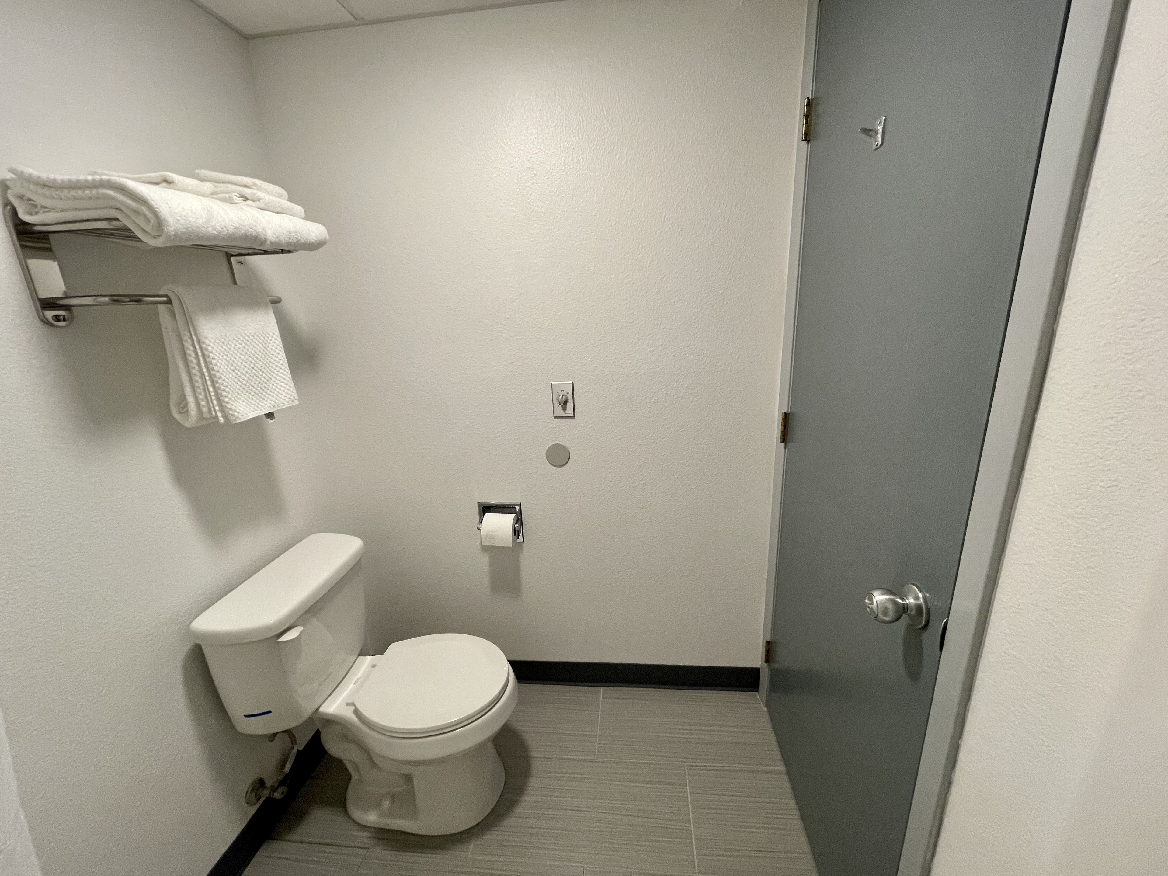 combined shower/bathtub, free toiletries, hair dryer, towels