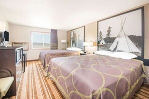 Chambre, 2 grands lits, non-fumeurs, four à micro-ondes (Accessible only by 6 stairs) | Coffres-forts dans les chambres, Wi-Fi gratuit, draps fournis, réveils