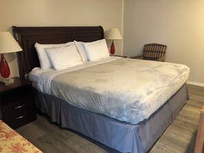 Rom, 1 kingsize-seng | Individuelt innredet, strykejern/-brett, wi-fi (inkludert) og sengetøy