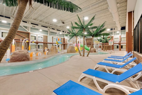 2 piscinas techadas. Brookings Inn