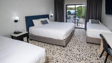 Bureau, espace de travail pour ordinateur portable, rideaux occultants