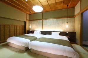 Standaard kamer, niet-roken (Japanese Style,70SQM) | Een minibar, een kluis op de kamer, verduisterende gordijnen