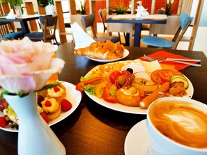 Sarapan pesanan masak setiap hari dengan fi 