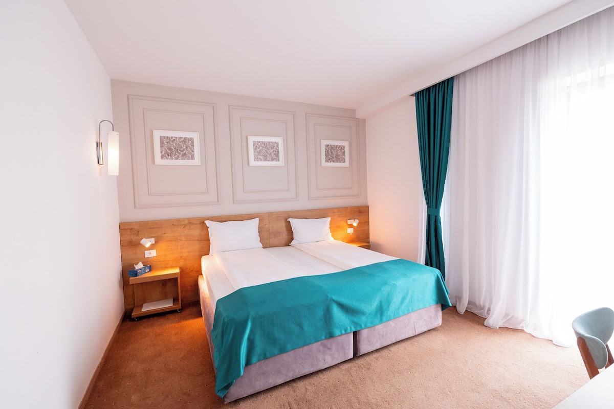 Minibar, in-room safe, desk, iron/ironing board (on request)