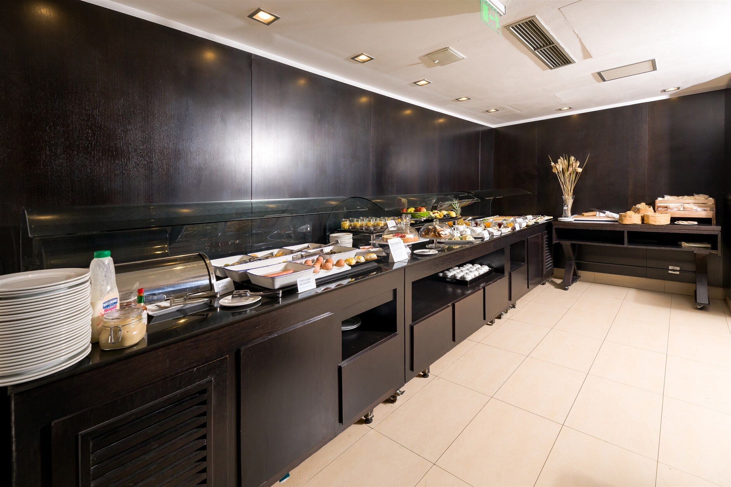 daily buffet breakfast (eur 16 per person)