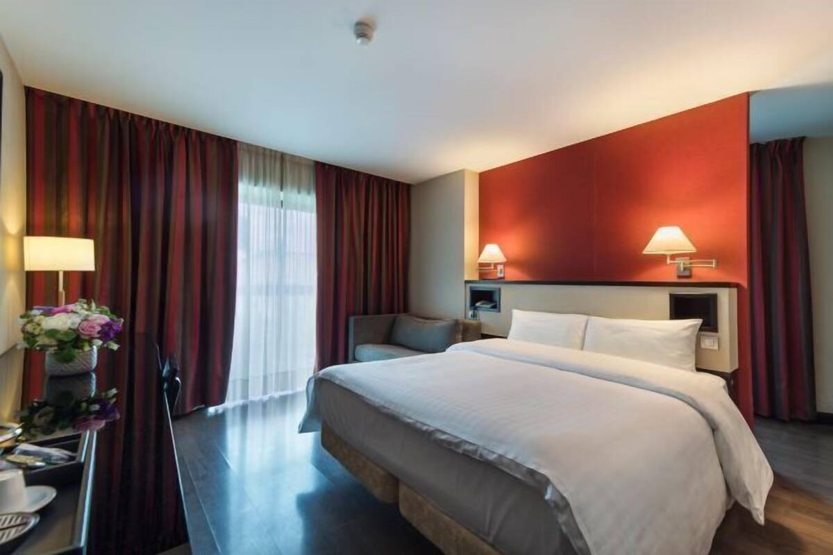 Hypo-allergenic bedding available, minibar, in-room safe, desk