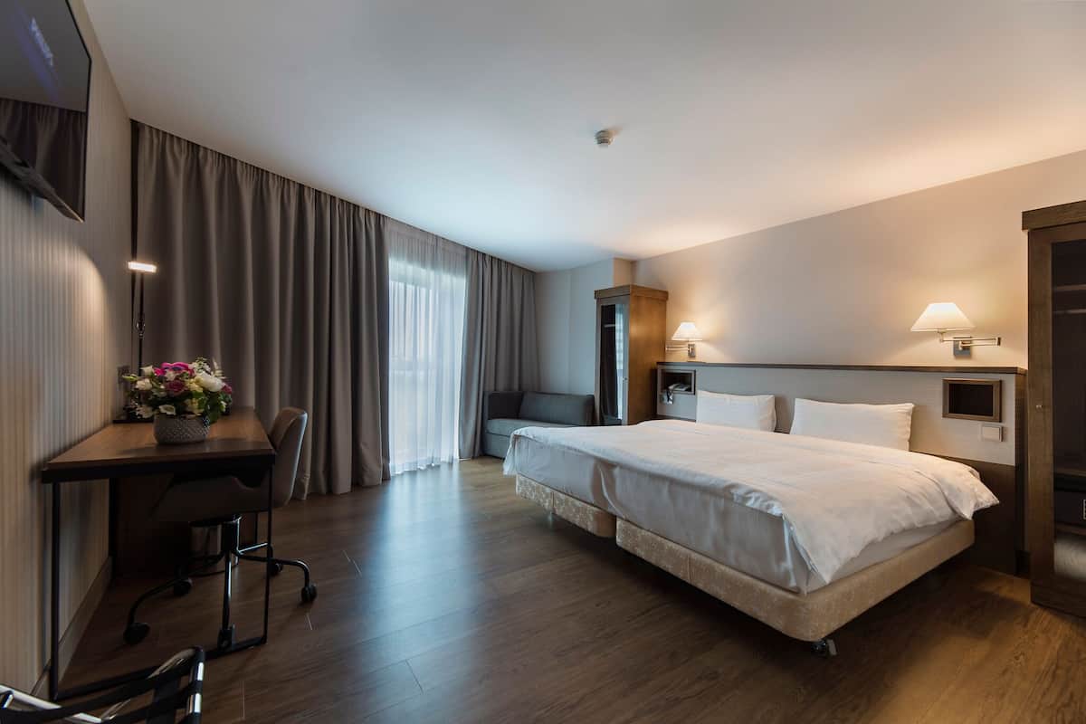 Ropa de cama hipoalergénica y minibar