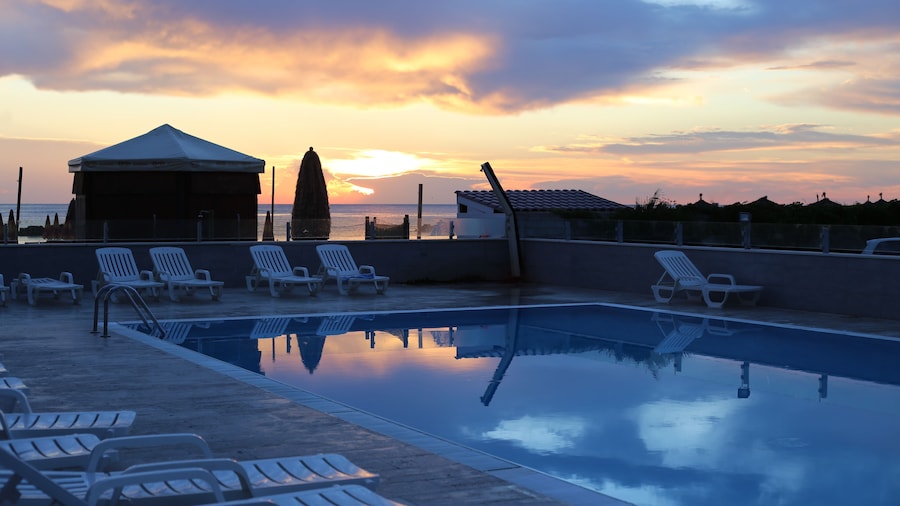 Sea Lion Hotel