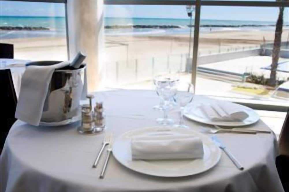 Sea Lion Hotel