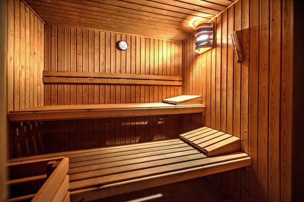 Sauna, trattamenti per il corpo, idroterapia, body wrap, scrub corpo