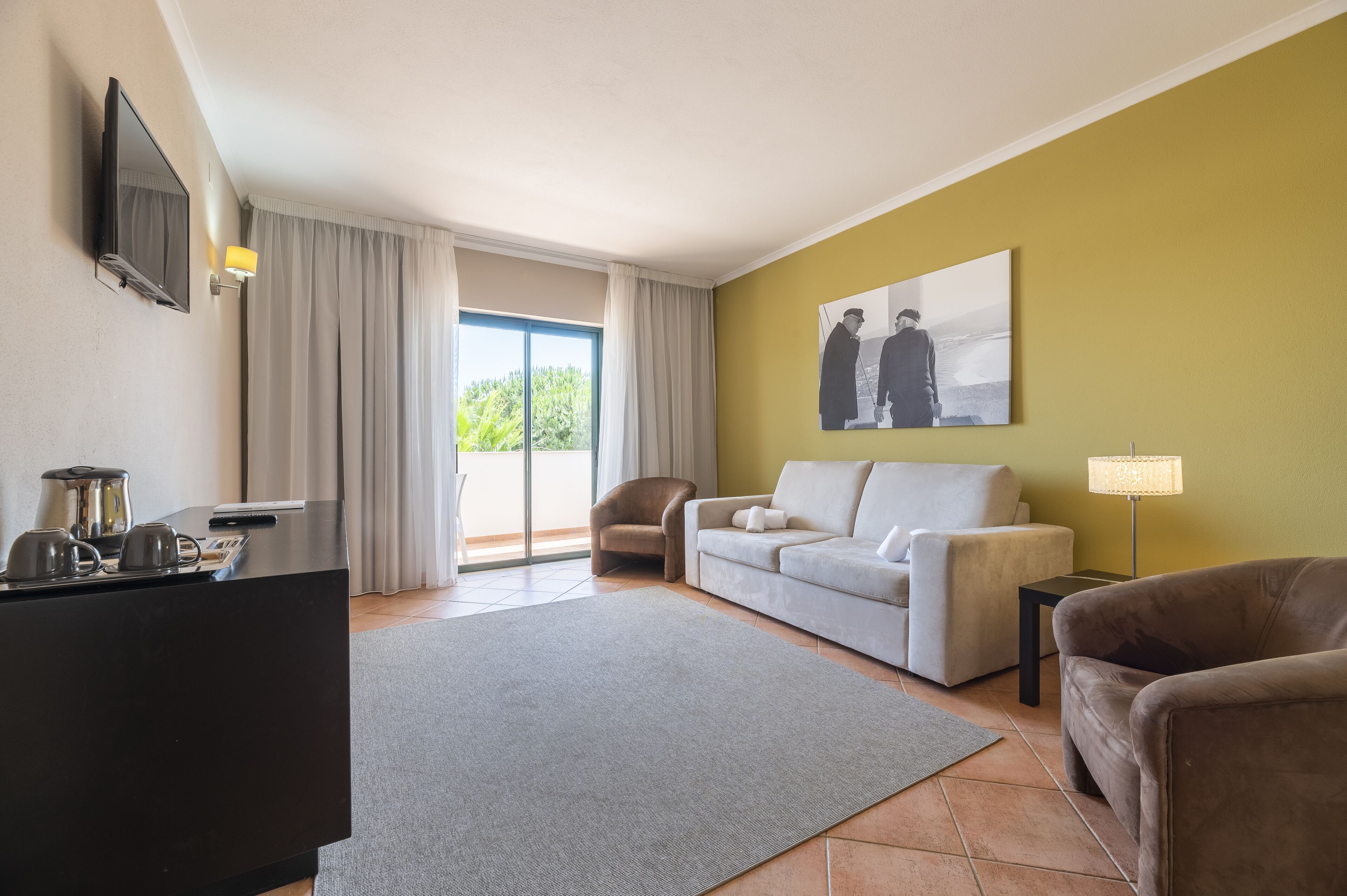 suite, 1 bedroom | 2 bedrooms, in-room safe, blackout curtains, soundproofing