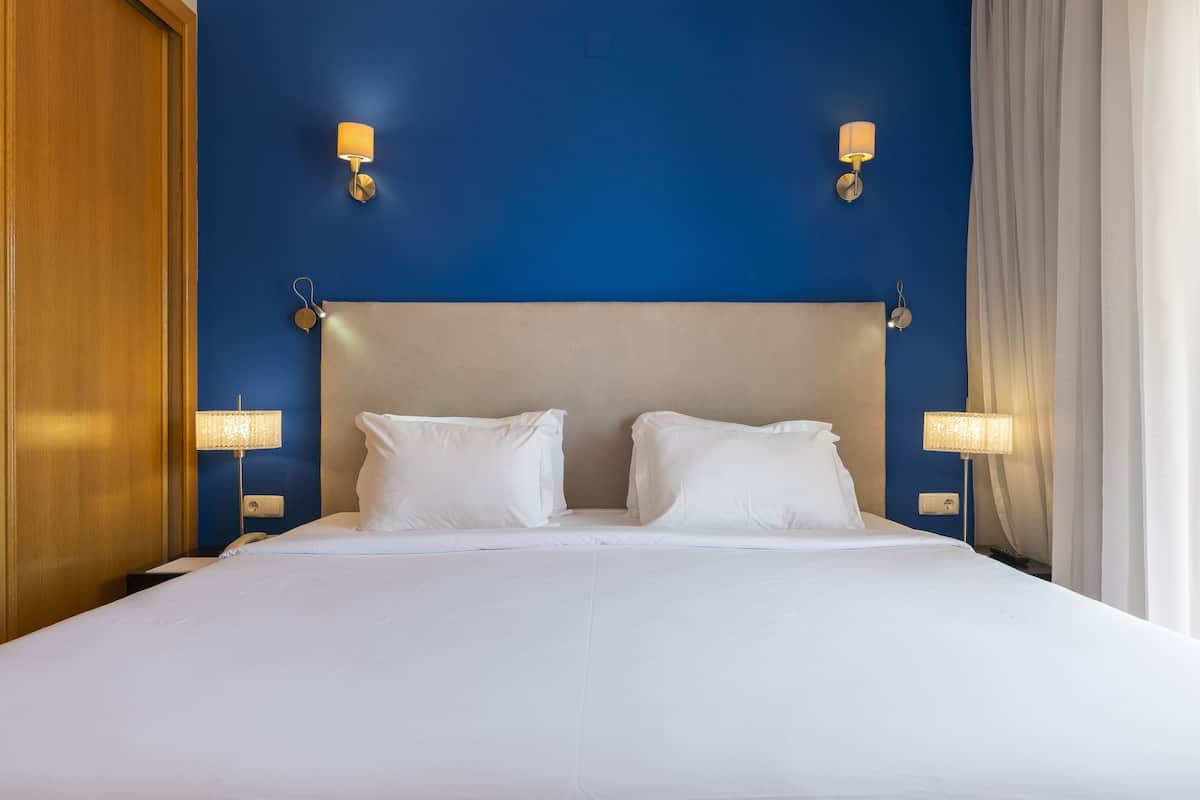 double or twin classic room | 2 bedrooms, in-room safe, blackout curtains, soundproofing