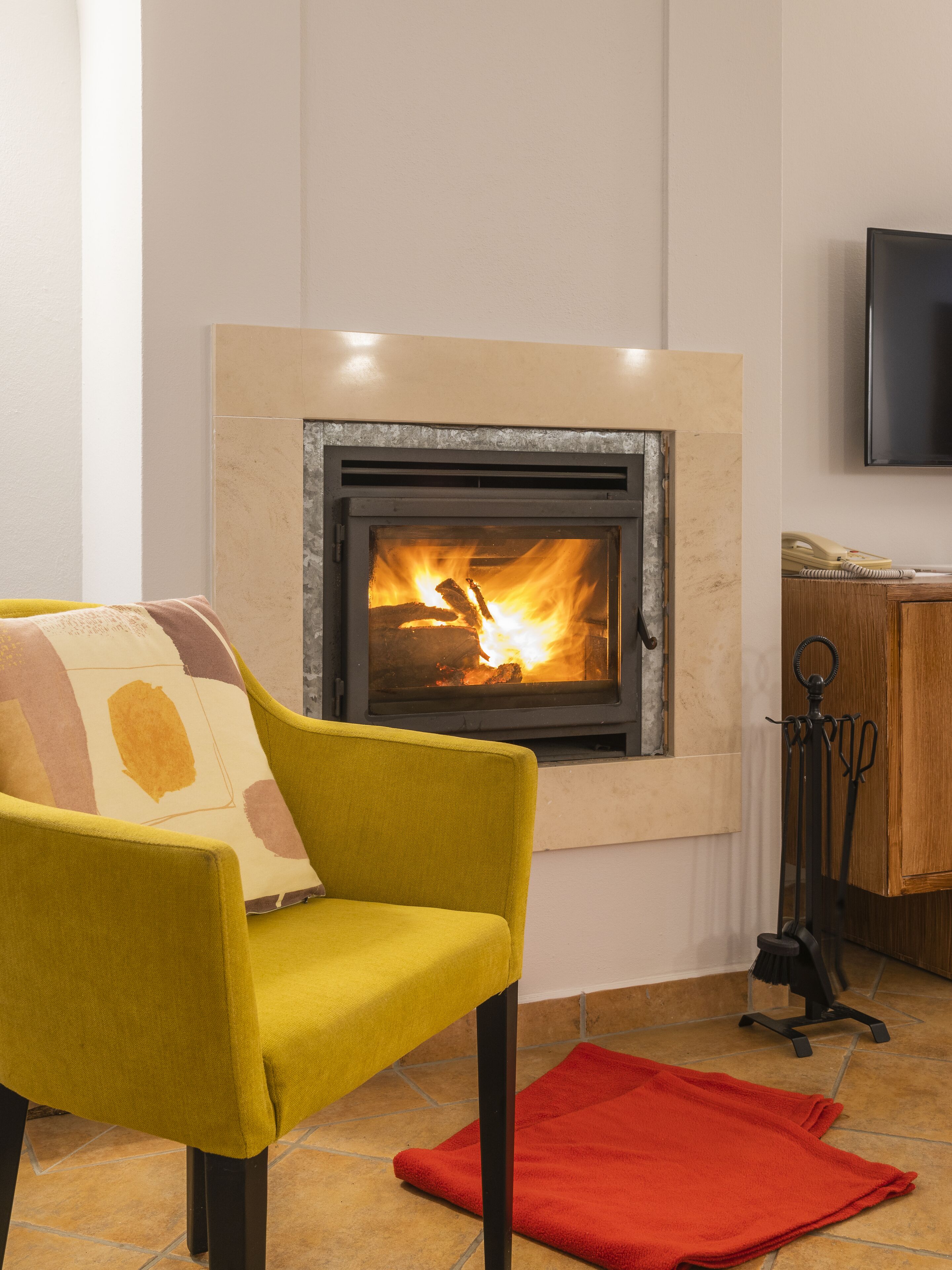 family apartment, 2 bedrooms | living area | flat-screen tv