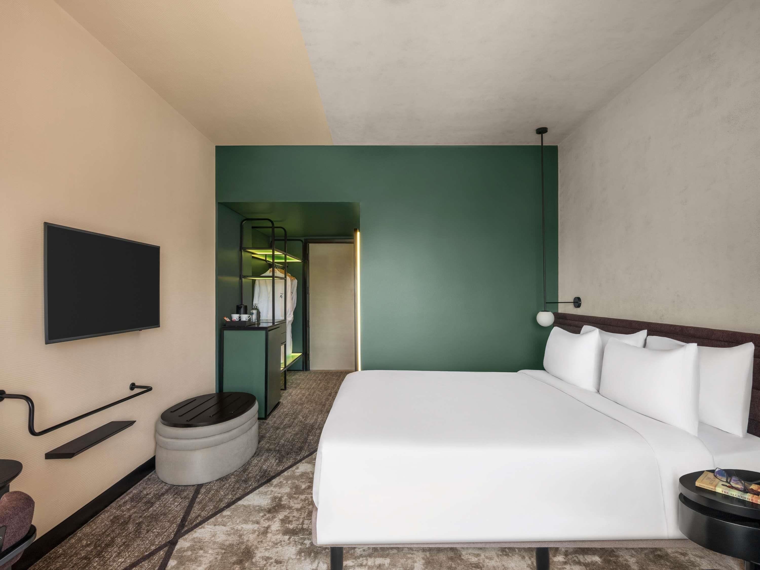 Minibar, in-room safe, desk, laptop workspace