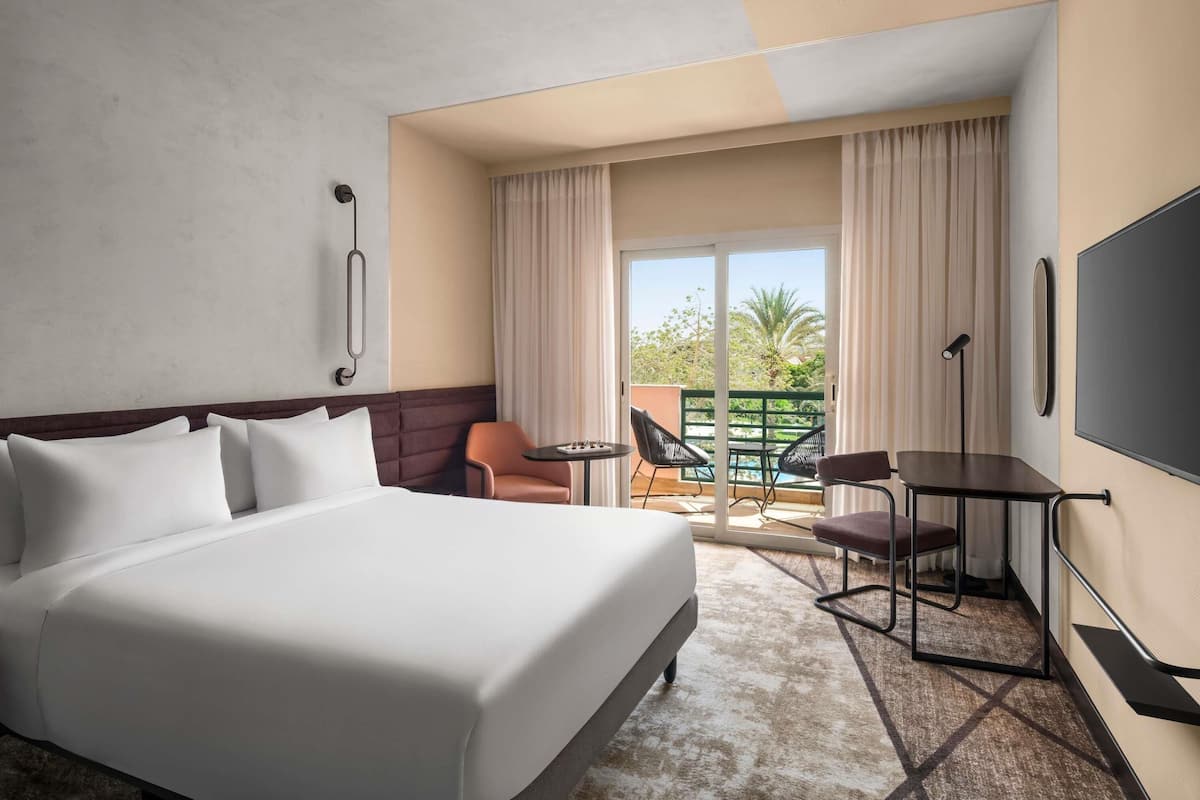 Minibar, in-room safe, desk, laptop workspace