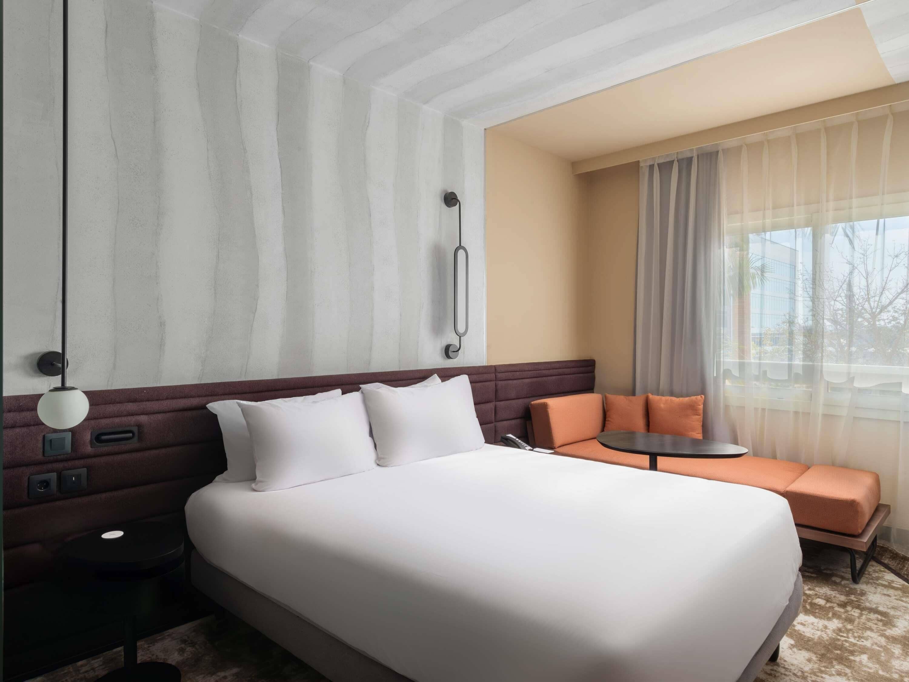 Minibar, in-room safe, desk, laptop workspace