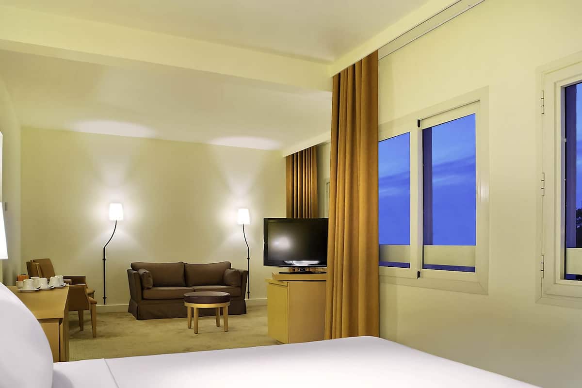 1 bedroom, minibar, in-room safe, desk