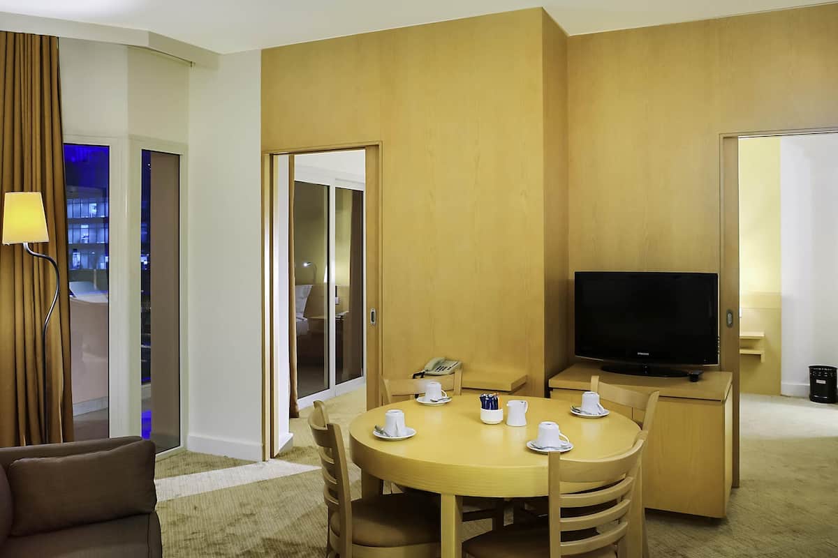Deluxe Suite, 1 Double Bed, Balcony