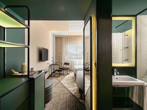 Minibar, in-room safe, desk, laptop workspace - Novotel Cairo 6th Of October (6th of October City)